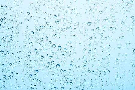 kvapky dažďa - vonkajšie faktory suchosti pokožky